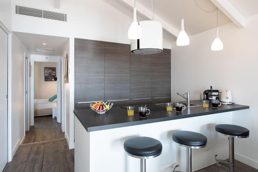 #40 Bright Sea View Suite For 6 2Mins Walk Port & Sea Villefranche-sur-Mer Extérieur photo