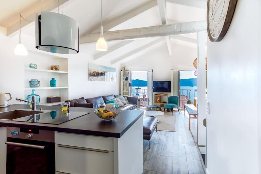 #40 Bright Sea View Suite For 6 2Mins Walk Port & Sea Villefranche-sur-Mer Extérieur photo